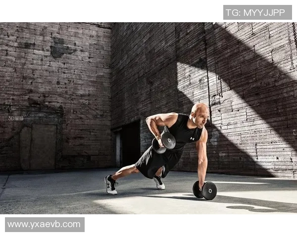 哑铃肌肉训练全攻略打造完美身材的秘密与技巧分享