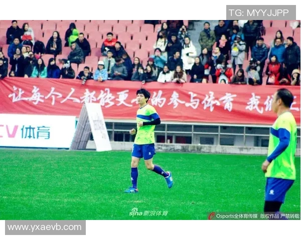 很蓝的哥足球明星揭晓他背后的故事与成就